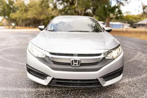 Honda Civic Lx Sedan 4D - Thumbnail 3