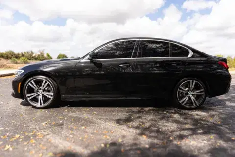 BMW 3 Series 330I Sedan 4D - Thumbnail 6