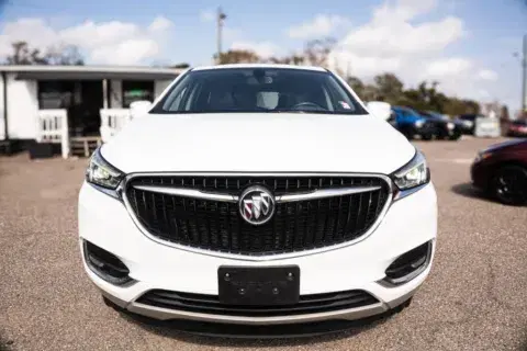 Buick Enclave Essence Sport Utility 4D - Thumbnail 3