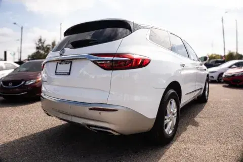 Buick Enclave Essence Sport Utility 4D - Thumbnail 6