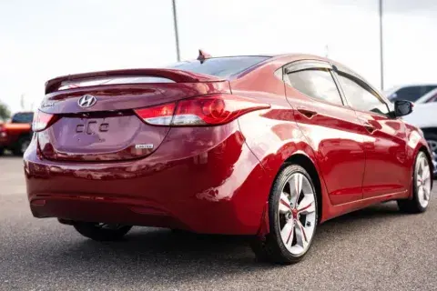 Hyundai Elantra Limited Sedan 4D - Thumbnail 6