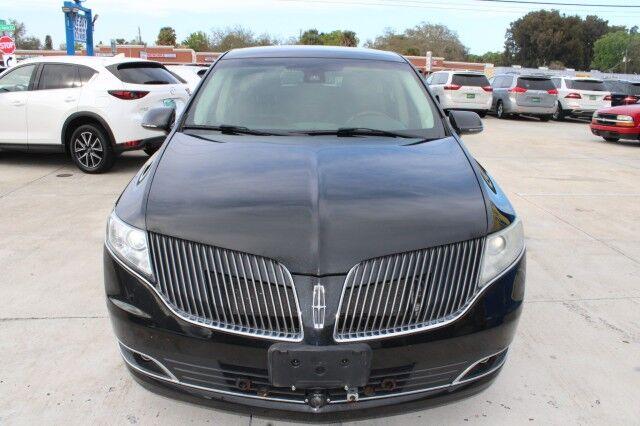 Lincoln MKT - Thumbnail 6