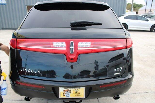 Lincoln MKT - Thumbnail 5
