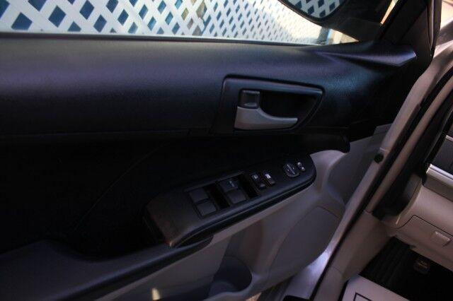 Toyota Camry - Thumbnail 15