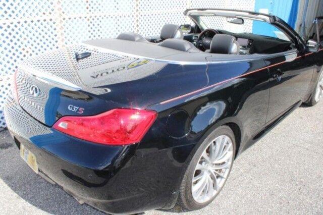 Infiniti G37 S Convertible - Thumbnail 12
