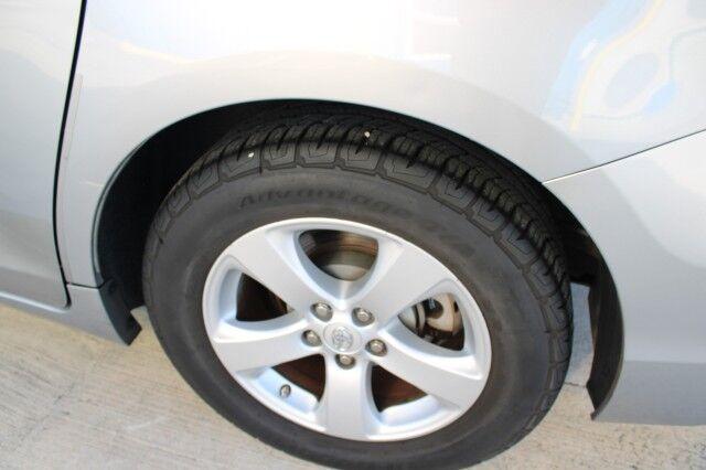 Toyota Sienna - Thumbnail 20