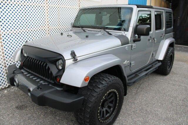 Jeep Wrangler Unlimited - Thumbnail 2