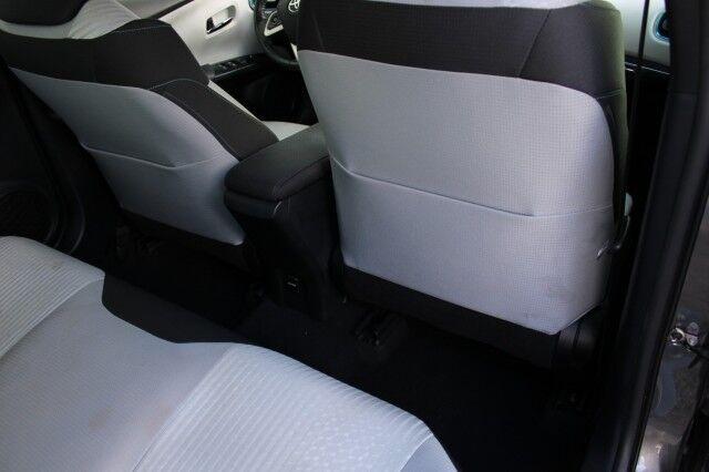 Toyota Prius - Thumbnail 15