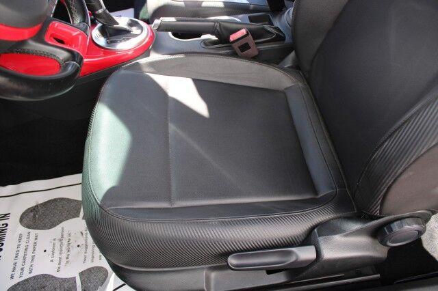 Volkswagen Beetle 2.0T Convertible - Thumbnail 13