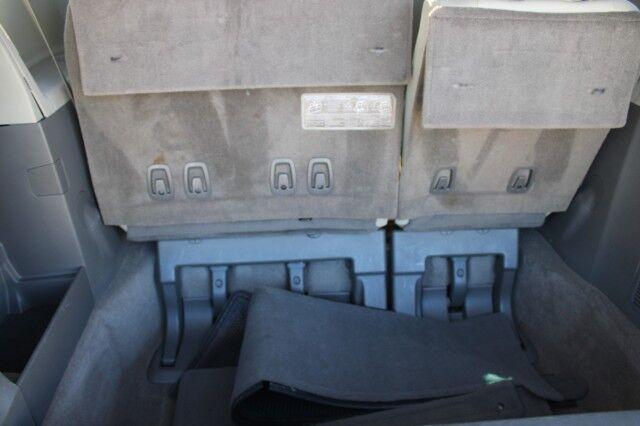 Toyota Sienna - Thumbnail 8