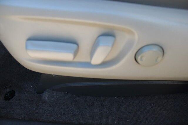 Toyota Sienna - Thumbnail 15