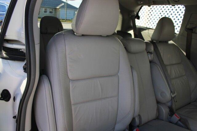 Toyota Sienna - Thumbnail 18