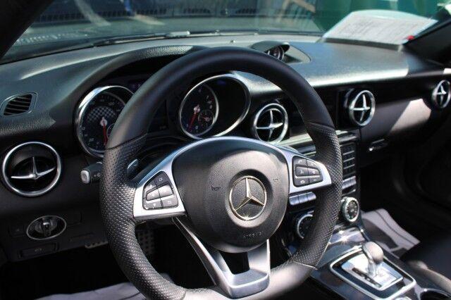 Mercedes-Benz SLC 300 - Thumbnail 15