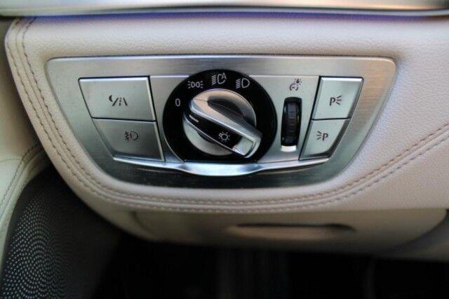 BMW 750i - Thumbnail 19