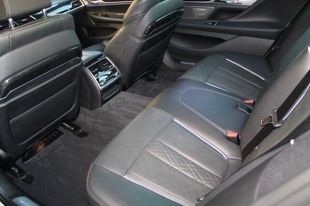 BMW 750i - Thumbnail 16