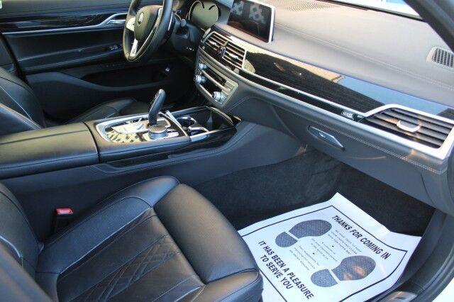 BMW 750i - Thumbnail 12