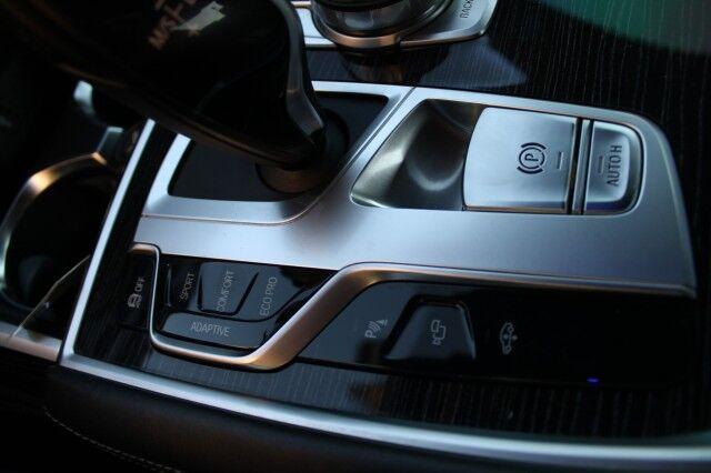 BMW 750i - Thumbnail 19