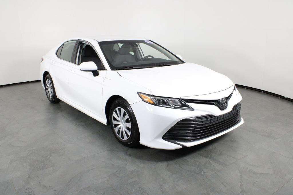 Toyota Camry L - Thumbnail 5