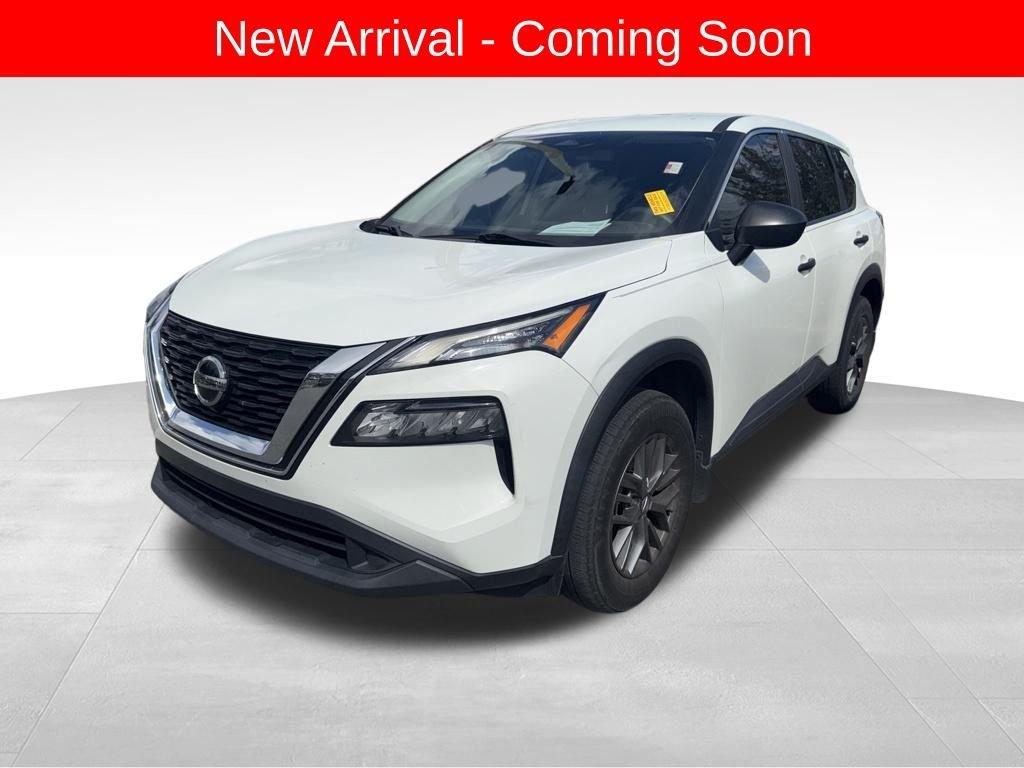 Nissan Rogue S - Thumbnail 3