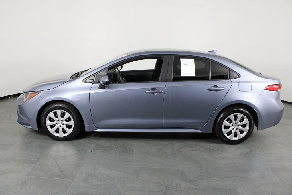 Toyota Corolla Le - Thumbnail 11