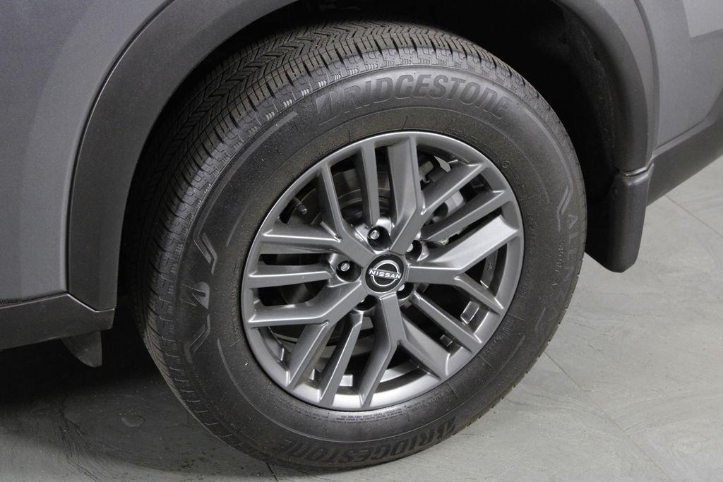 Nissan Rogue S - Thumbnail 13