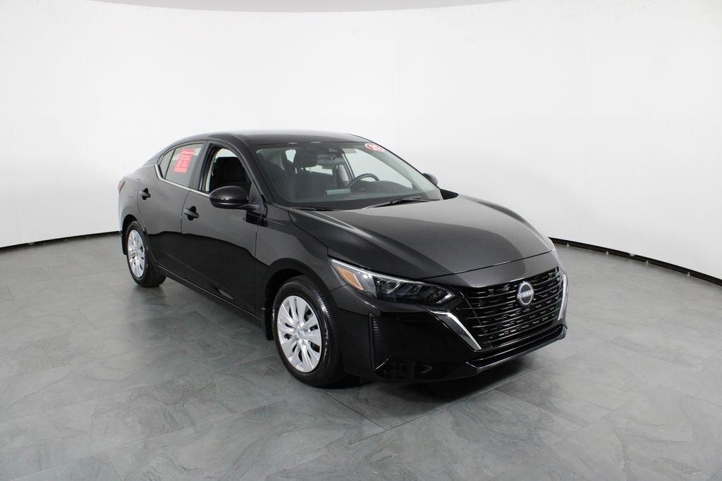 Nissan Sentra S - Thumbnail 5