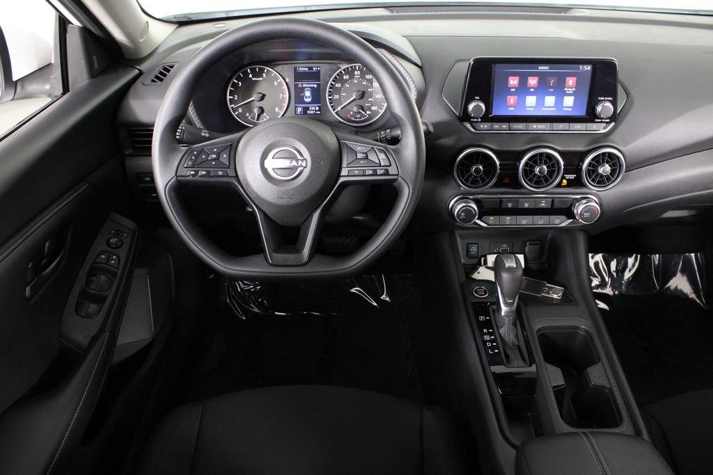 Nissan Sentra S - Thumbnail 8