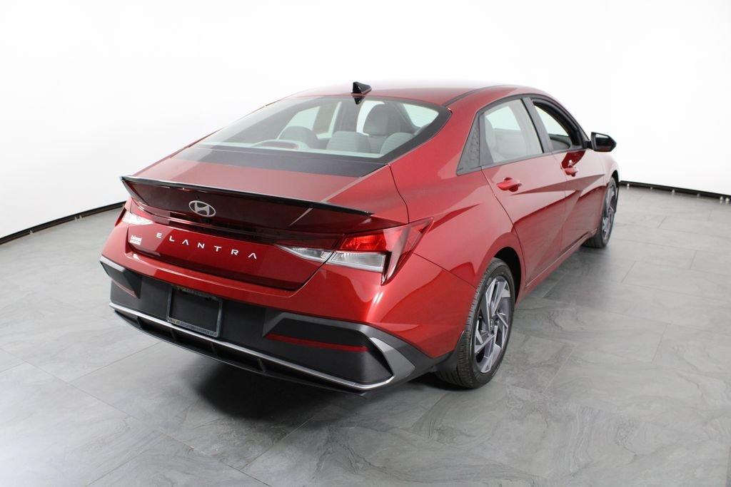 Hyundai Elantra Sel Sport - Thumbnail 16