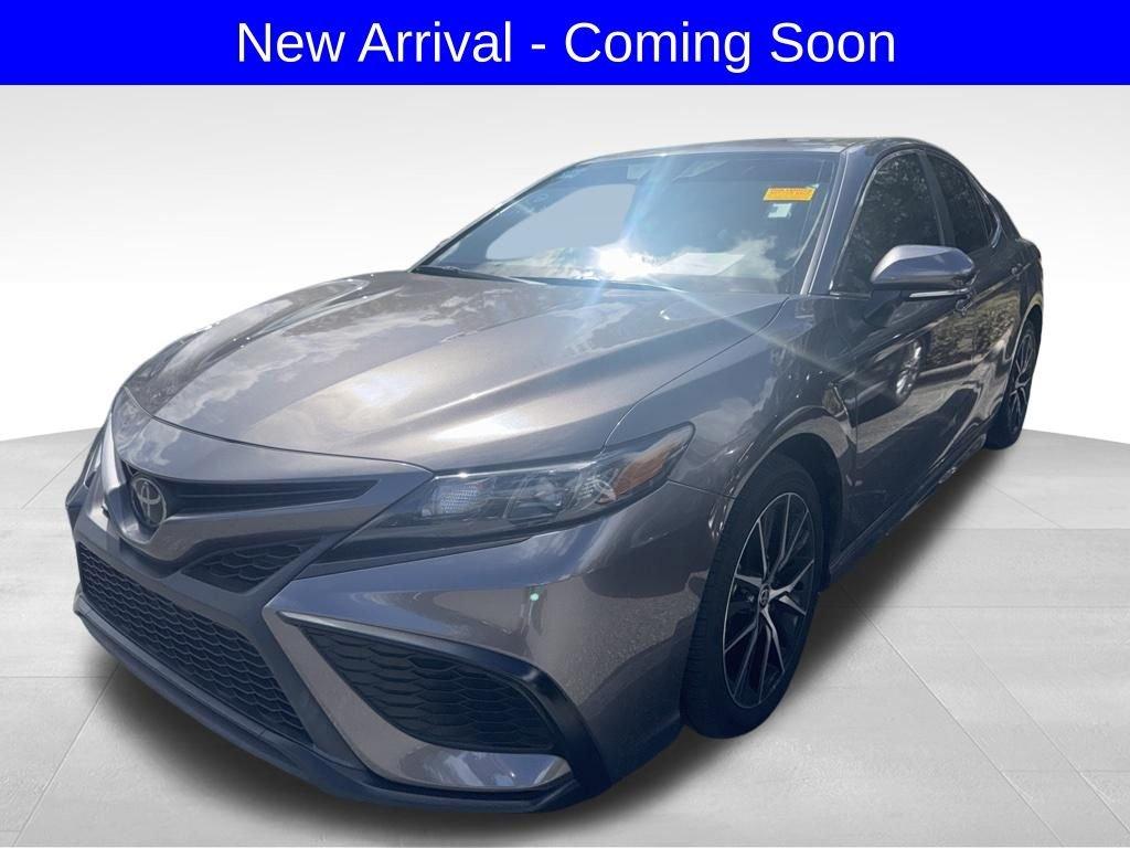 Toyota Camry Se - Thumbnail 3
