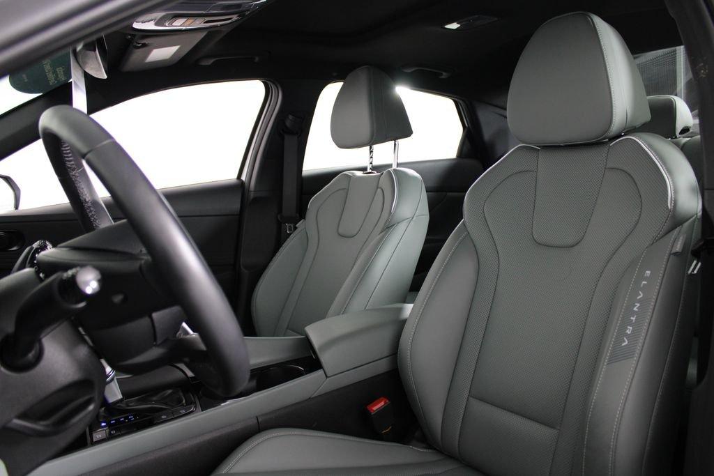 Hyundai Elantra Hybrid Limited - Thumbnail 19
