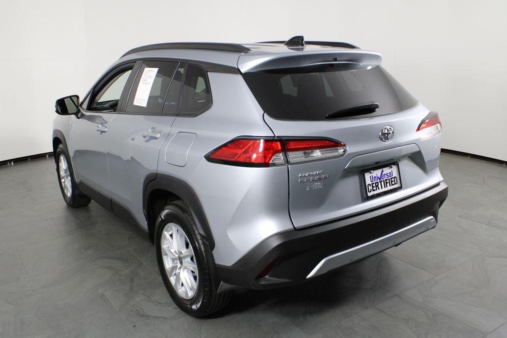 Toyota Corolla Cross Le - Thumbnail 4