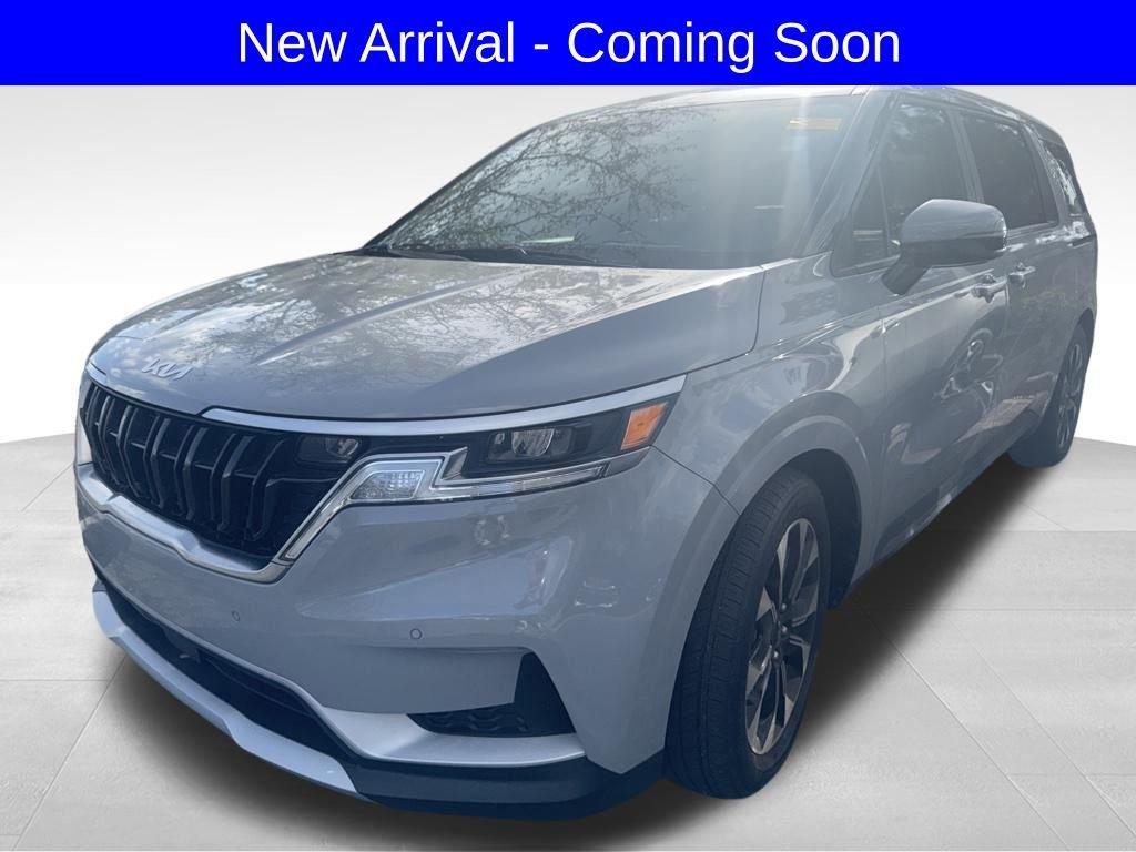 Kia Carnival Ex - View 1