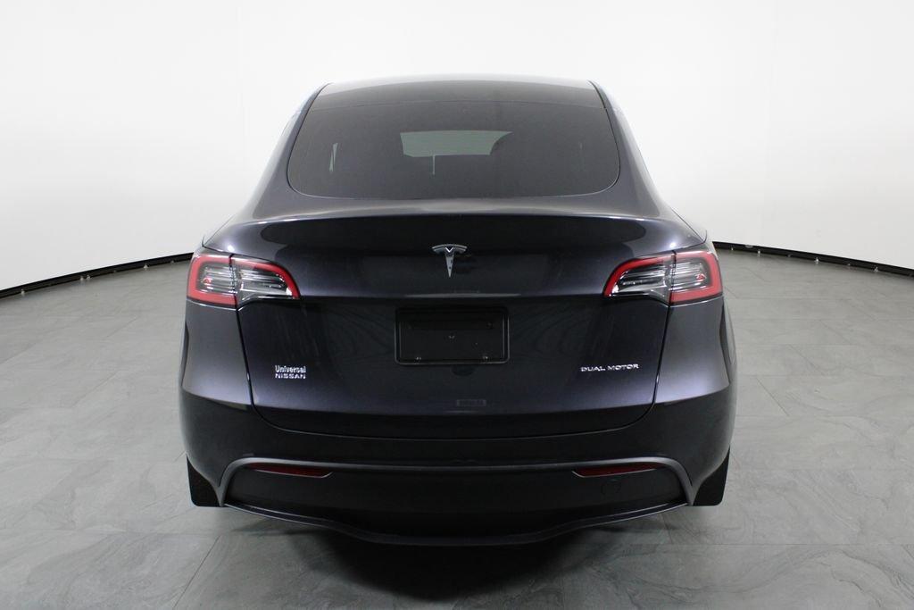 Tesla Model Y Long Range - Thumbnail 11