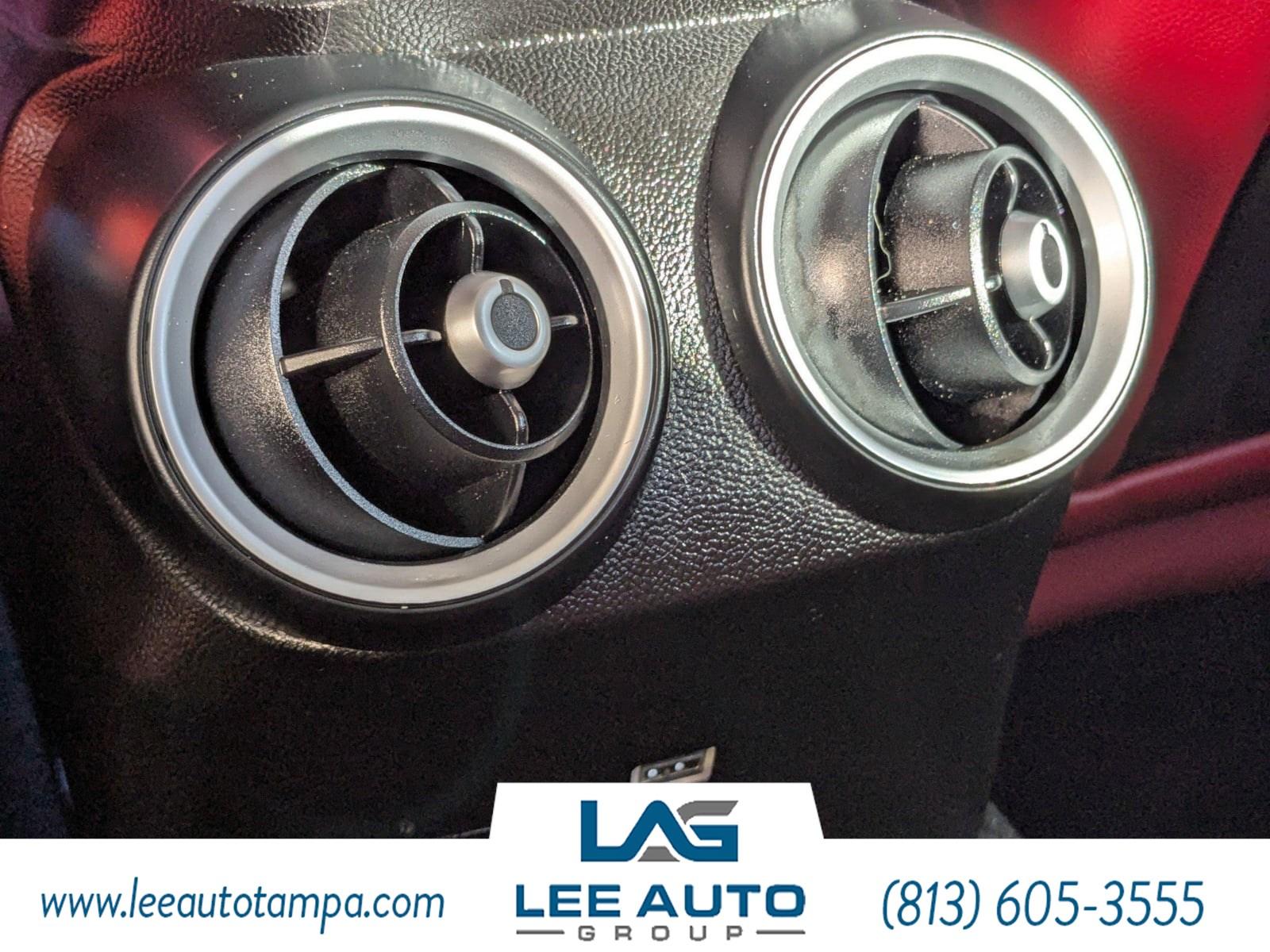 Alfa Romeo Giulia Ti - Thumbnail 14