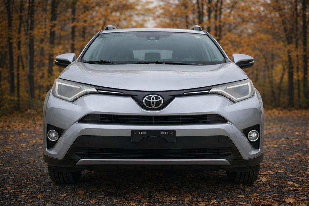 RAV4 XLE - Thumbnail 2
