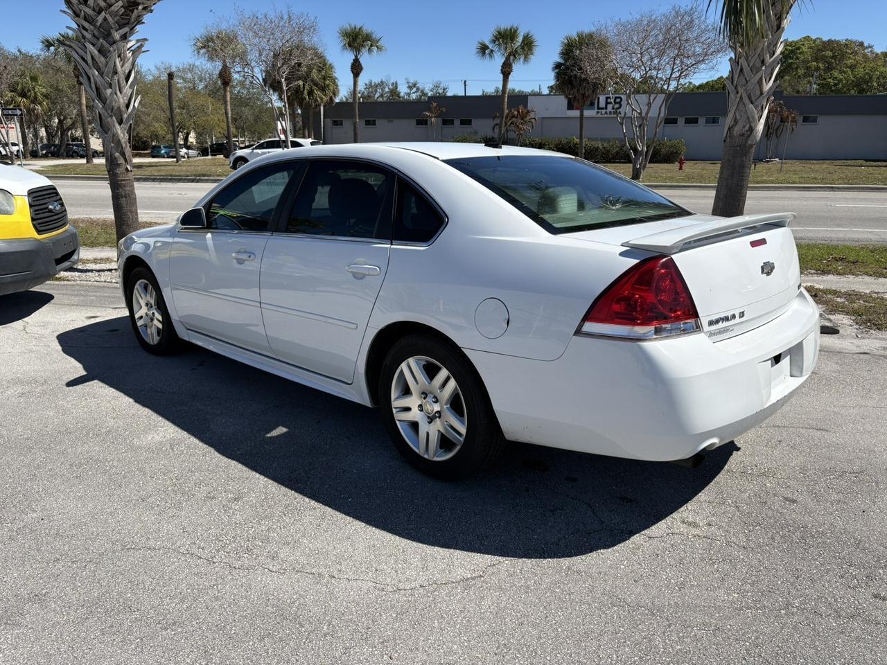 Chevrolet Impala - Thumbnail 2