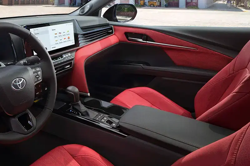 Toyota Camry Features - View 1