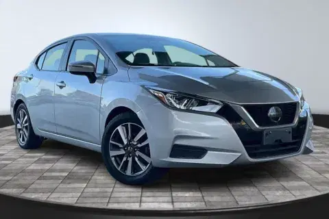 Nissan Versa Sv - Thumbnail 4