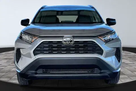 Toyota Rav4 Le - Thumbnail 3