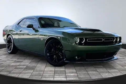 Dodge Challenger R/T - Thumbnail 4
