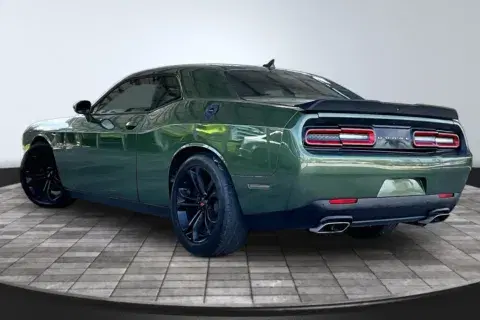 Dodge Challenger R/T - Thumbnail 5