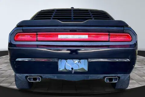 Dodge Challenger - Thumbnail 6