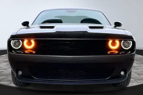 Dodge Challenger Sxt - Thumbnail 3