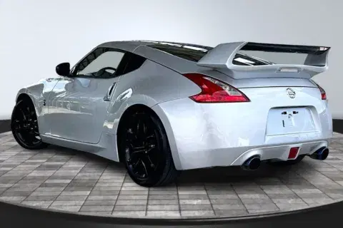 Nissan 370Z - Thumbnail 5