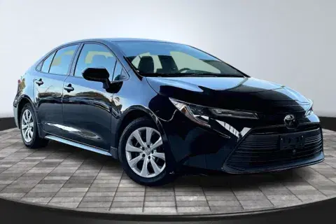 Toyota Corolla Le - Thumbnail 4