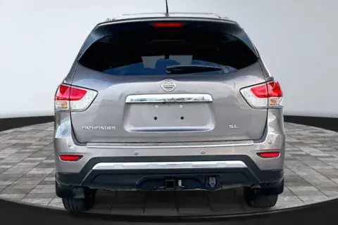 Nissan Pathfinder - Thumbnail 6