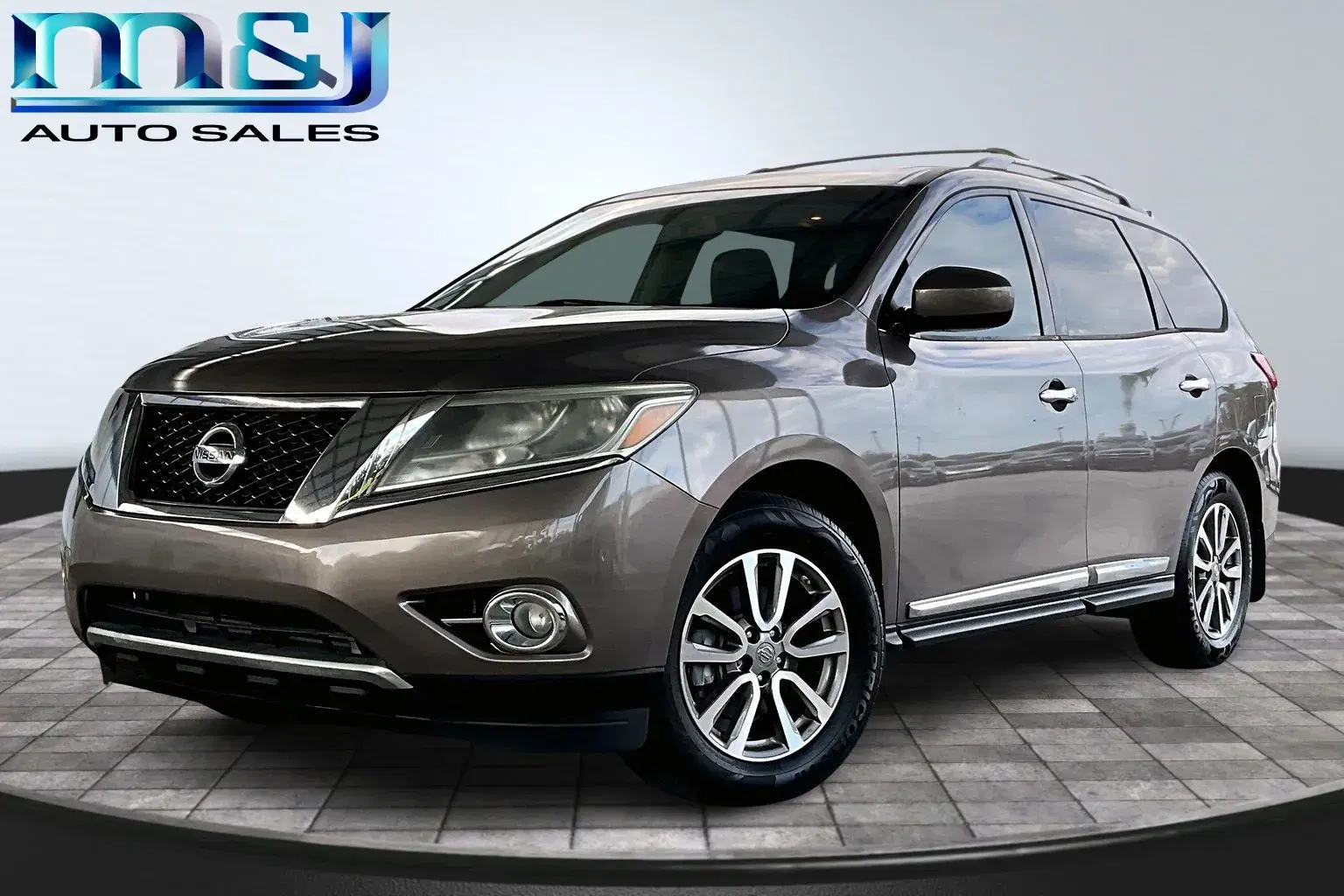 Nissan Pathfinder - View 1