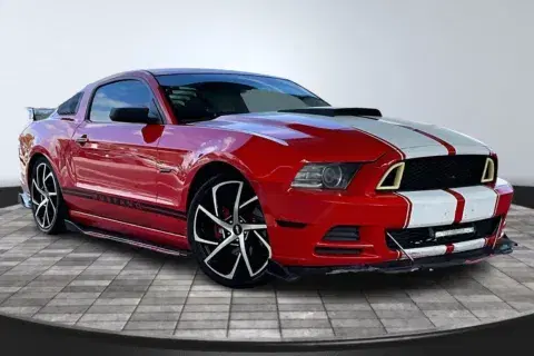 Ford Mustang - Thumbnail 4