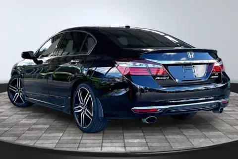 Honda Accord Touring - Thumbnail 5