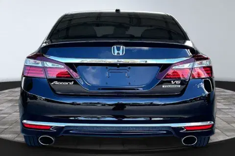 Honda Accord Touring - Thumbnail 6
